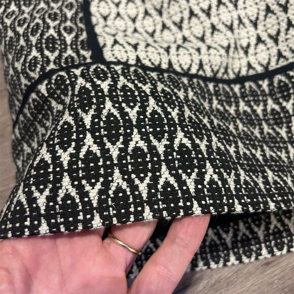 J. Crew Women's Black Geometric Mini Skirt Size 2 Casual Lined - Picture 2 of 7